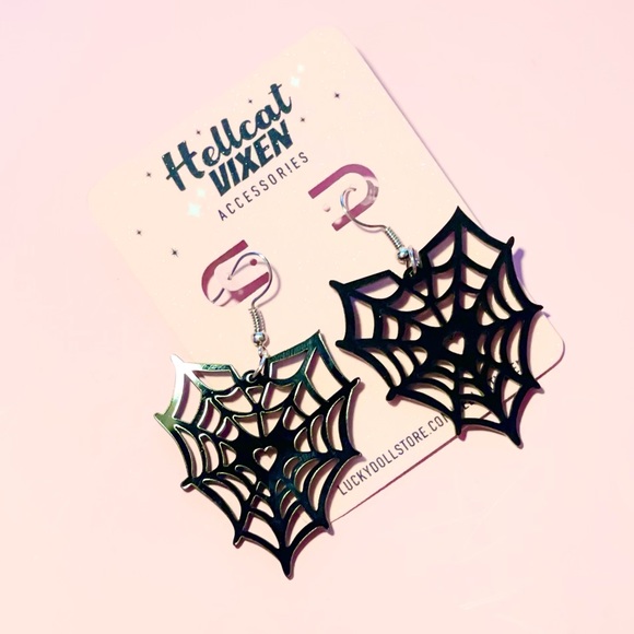 Black Spiderweb Heart Shaped Acrylic Dangling Halloween Gothic Earrings - Picture 8 of 8